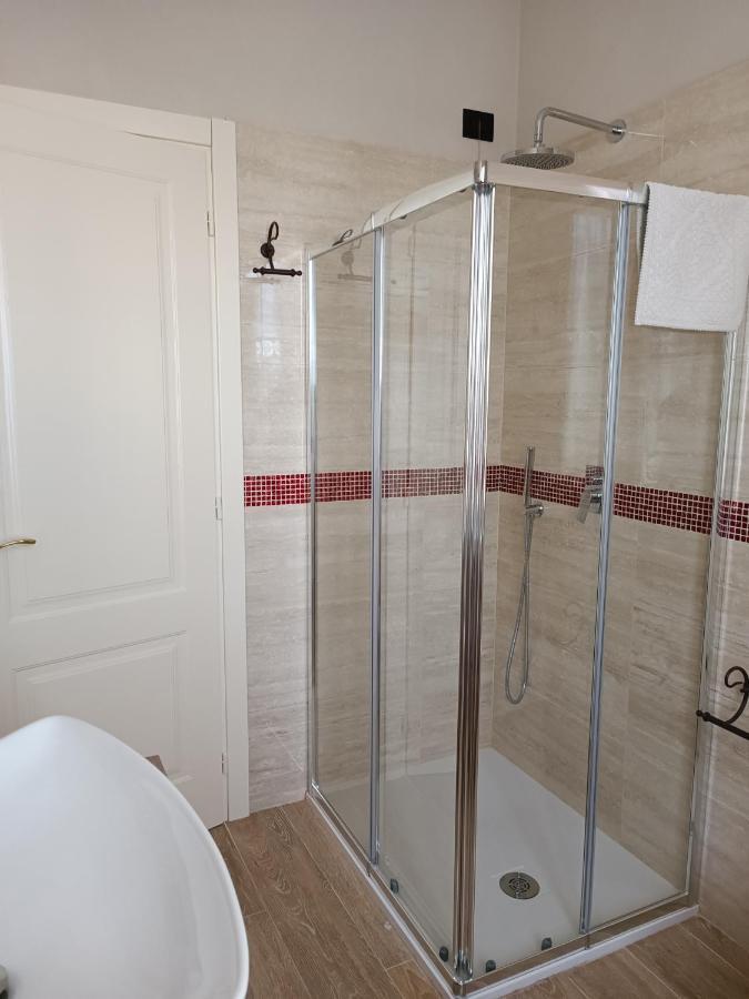 B&B Villa Preziosa Lago Maggiore 莱萨 外观 照片