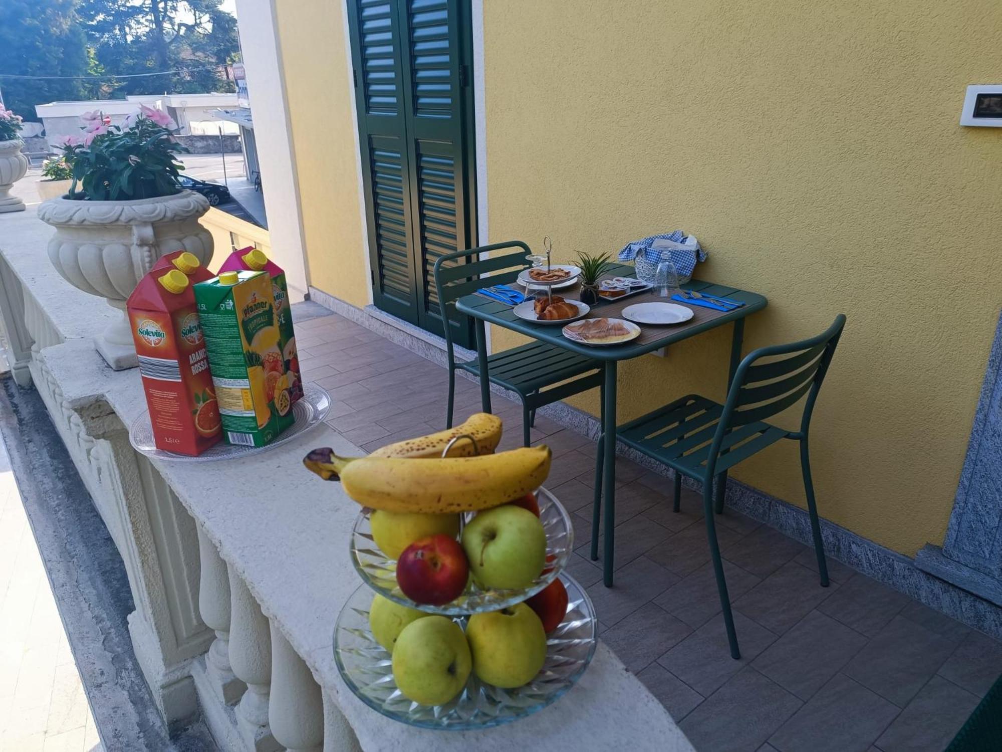B&B Villa Preziosa Lago Maggiore 莱萨 外观 照片
